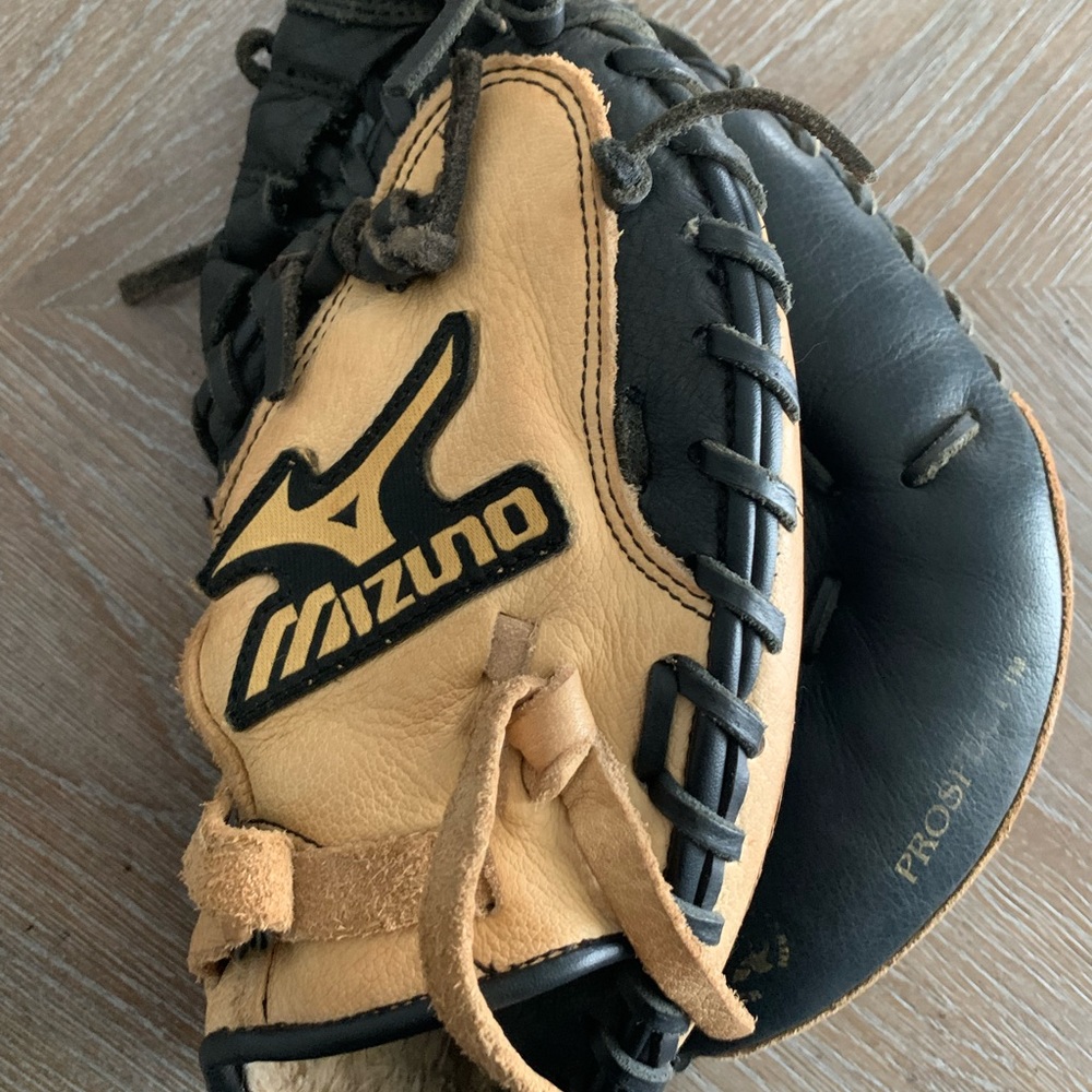 Mizuno GXC-32.5’’ Youth Catcher’s Mitt, RHT